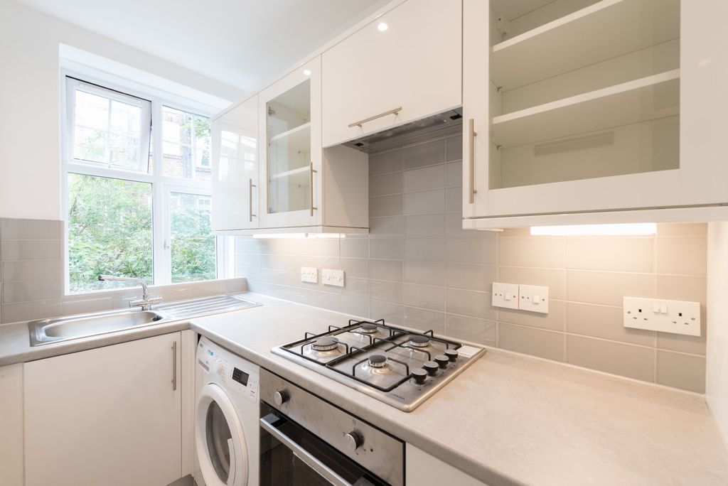 Property photo 2 of 11 Photo 02