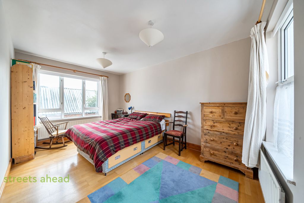 Property photo 3 of 21 253c31F2-B300-4F8...