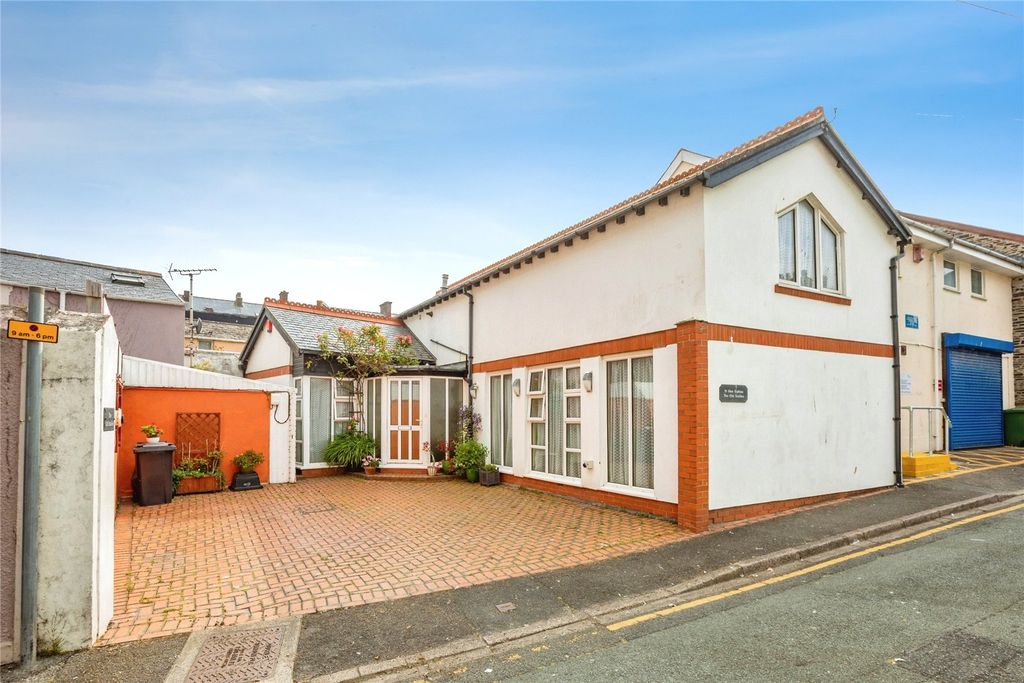 Property photo 1 of 23 Picture No. 17