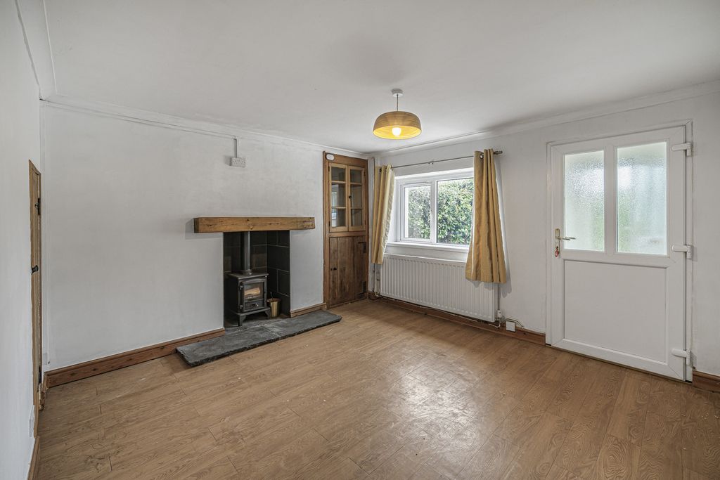 Property photo 2 of 25