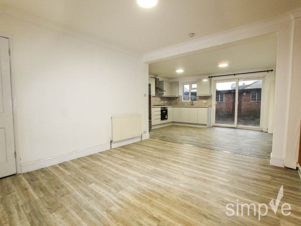 Property photo 3 of 17 Img_7051