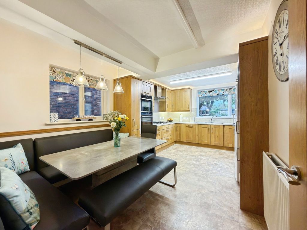 Property photo 2 of 30