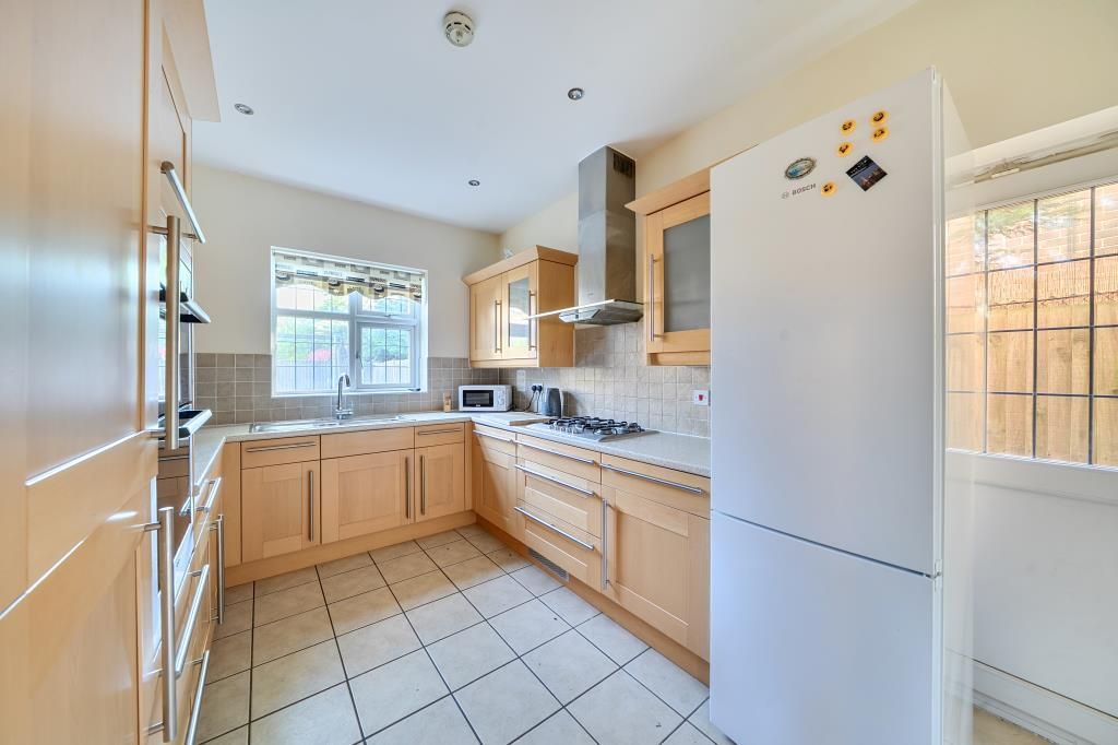 Property photo 2 of 19 Kitchen
