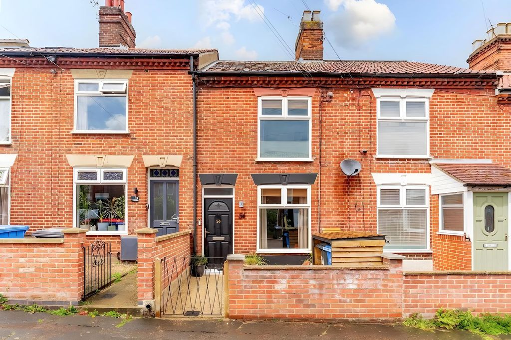 Property photo 1 of 17