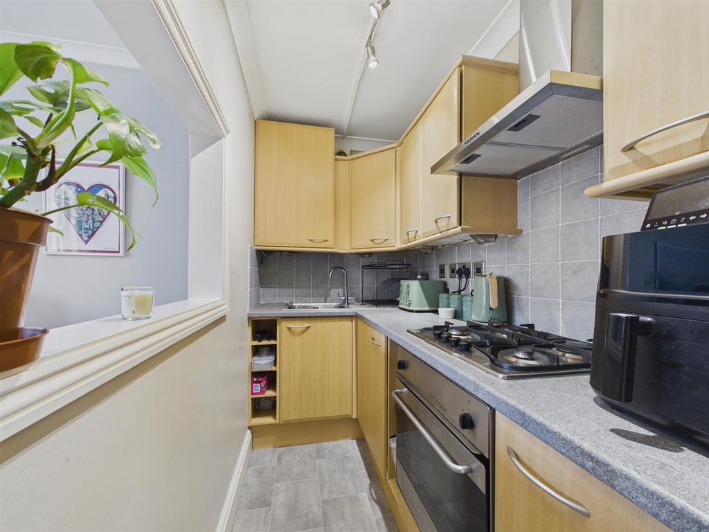 Property photo 3 of 15 Cam03972G0-Pr0490-Still005.Jpg