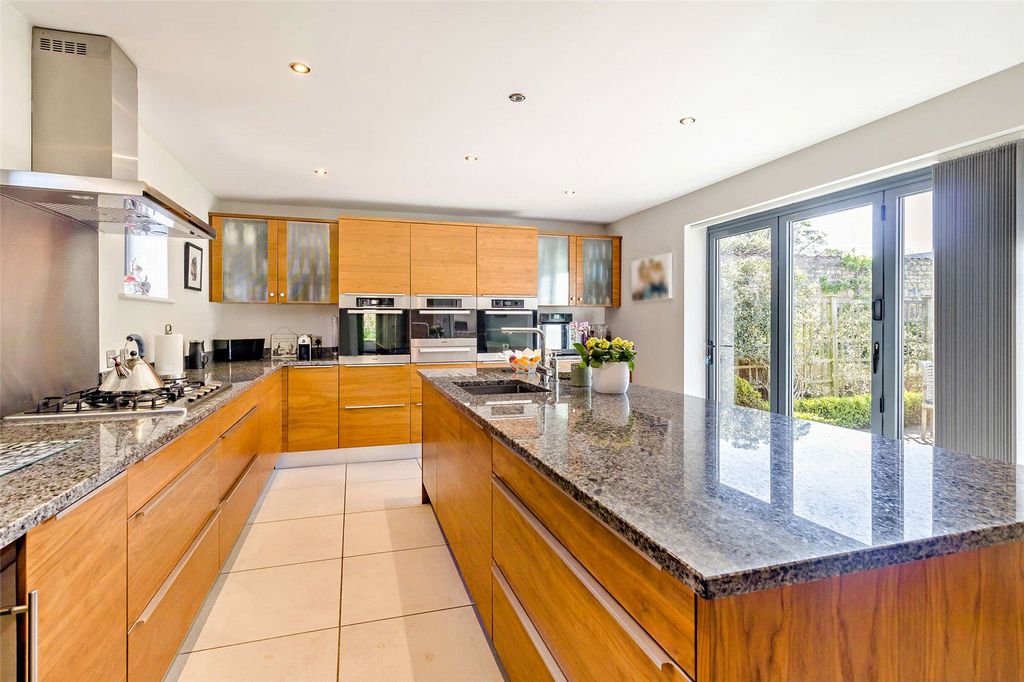 Property photo 2 of 20 Kitchen