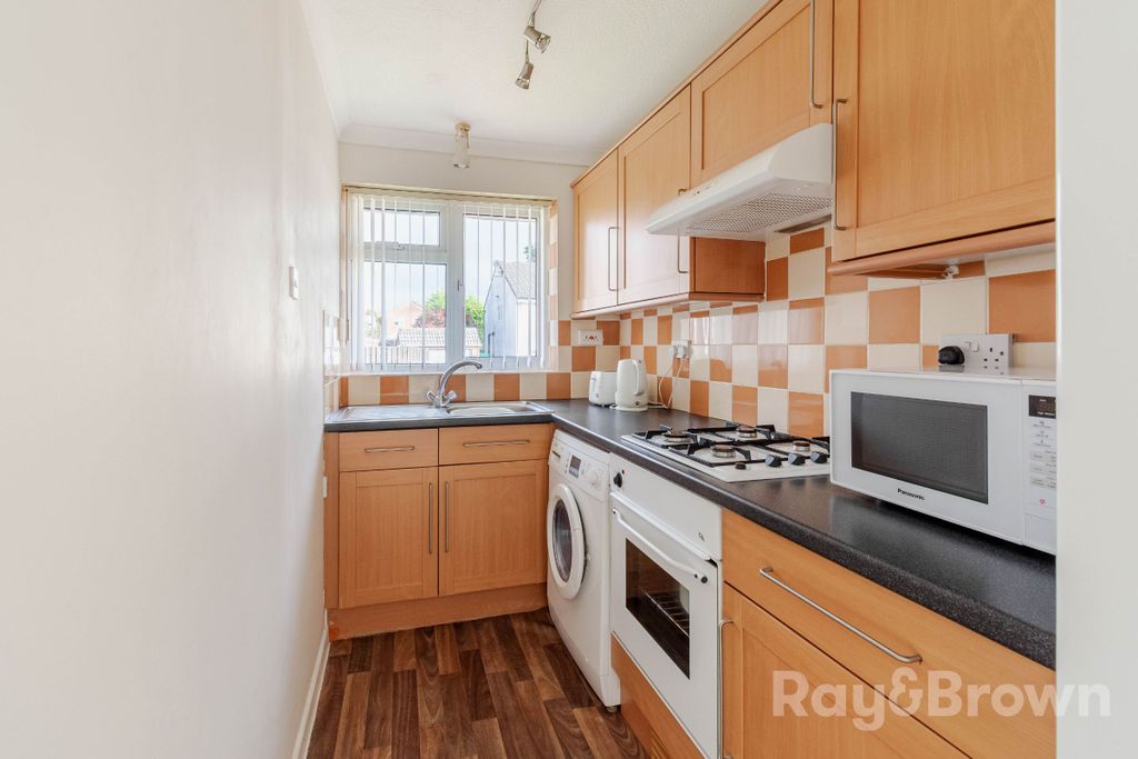 Property photo 3 of 48