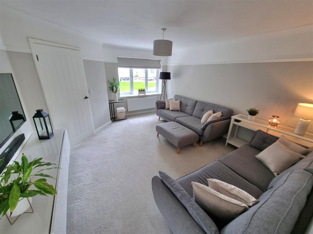 Property photo 3 of 19 Sitting Room (2).Jpg