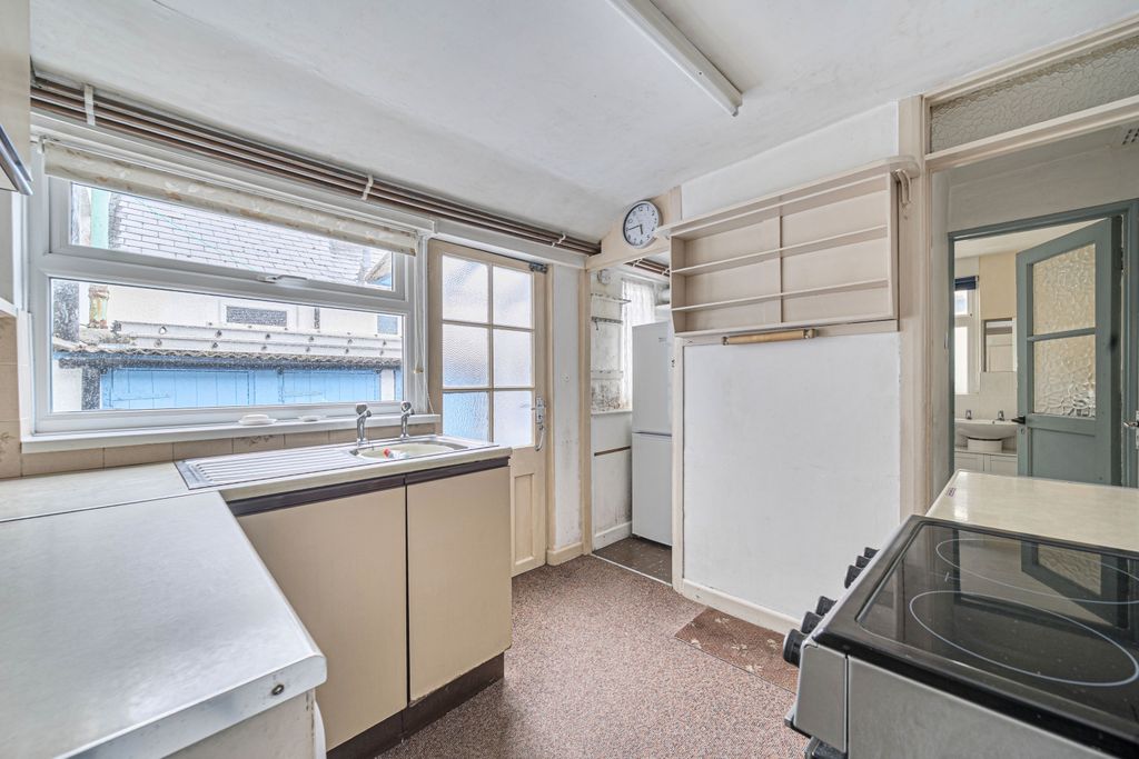 Property photo 3 of 18 1357164-11-68Caa9dc61646