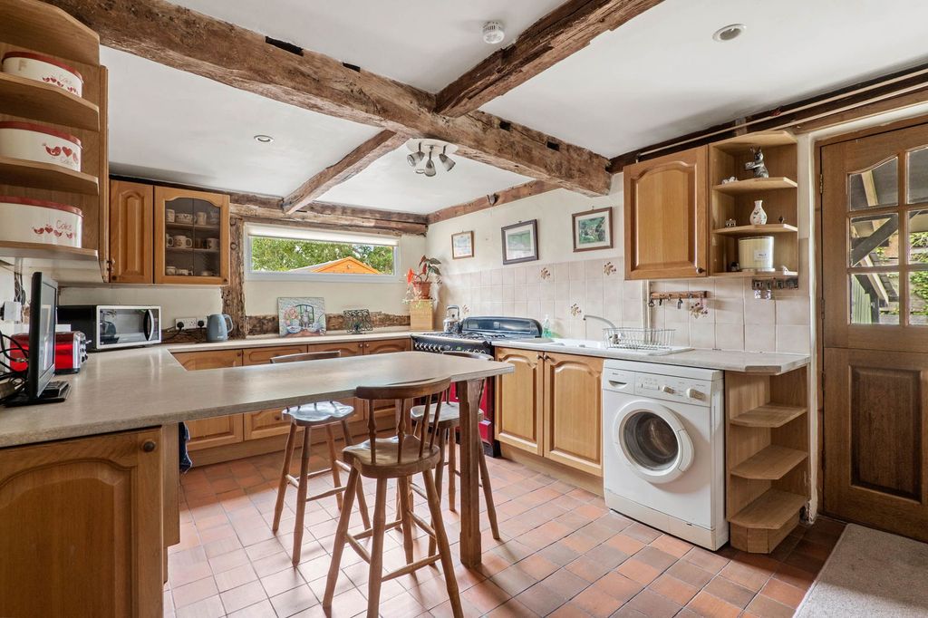 Property photo 2 of 20