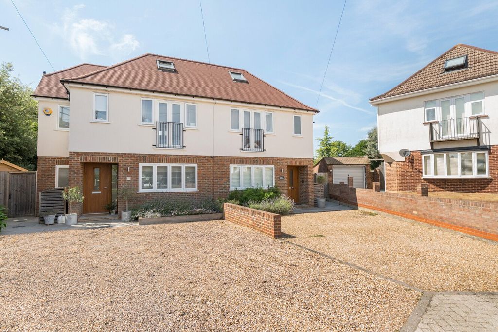 Property photo 1 of 17 Picture No. 23