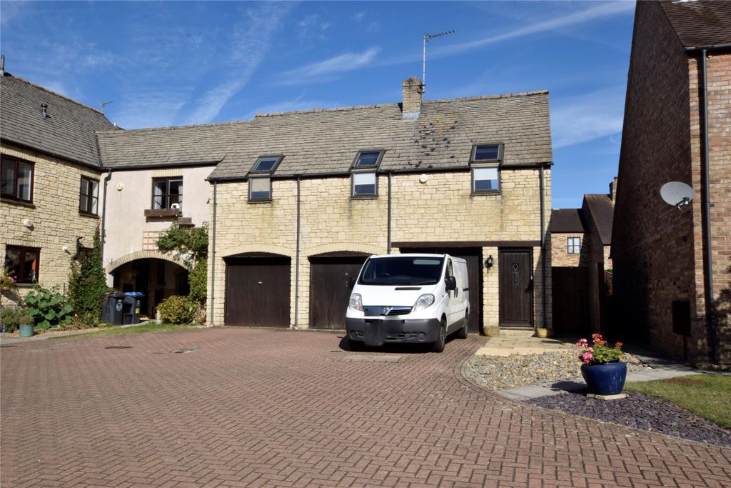 Property photo 1 of 8 External