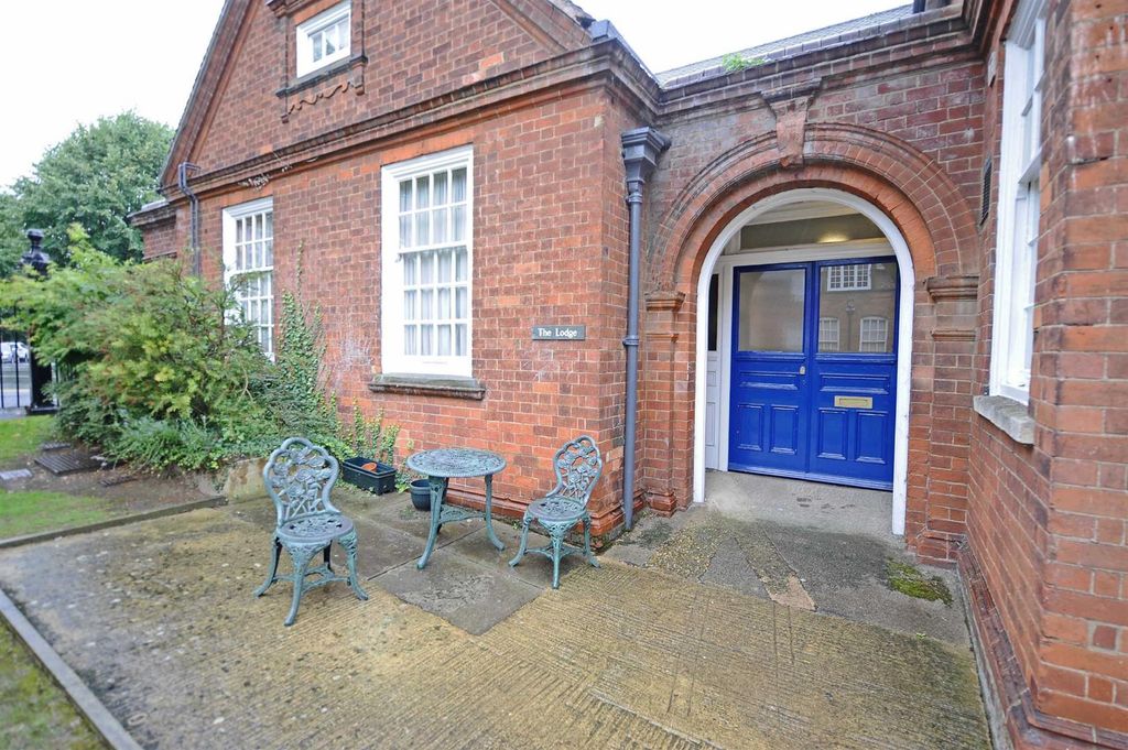 Property photo 2 of 7