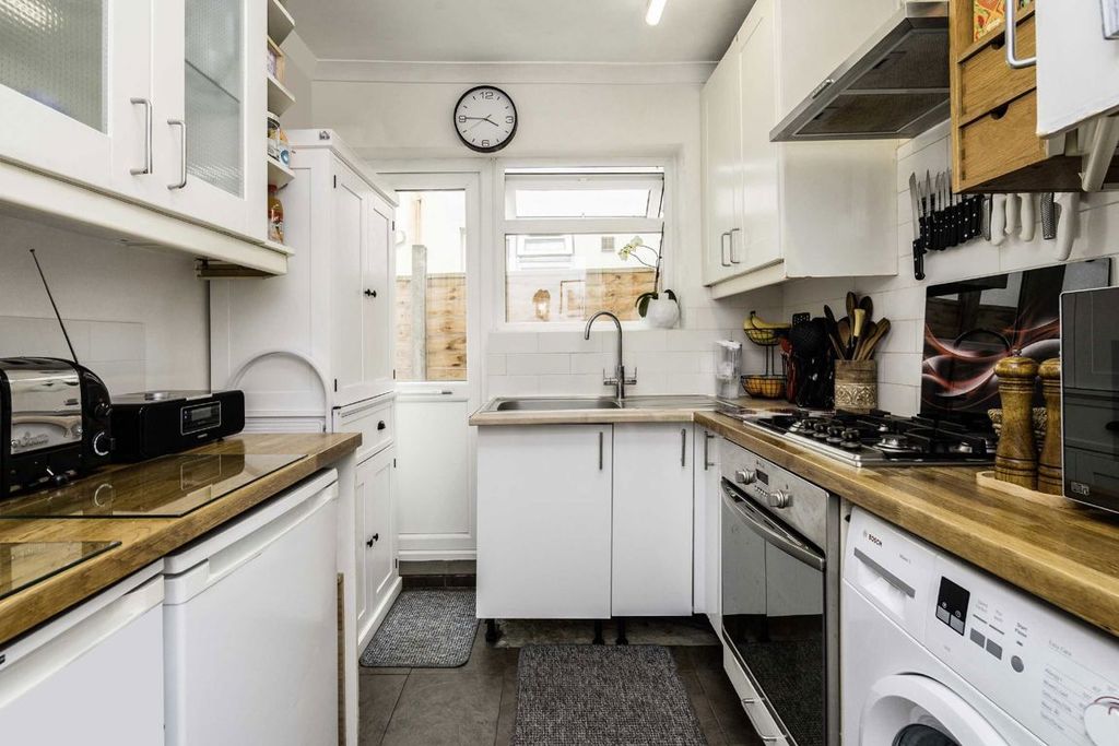 Property photo 3 of 7