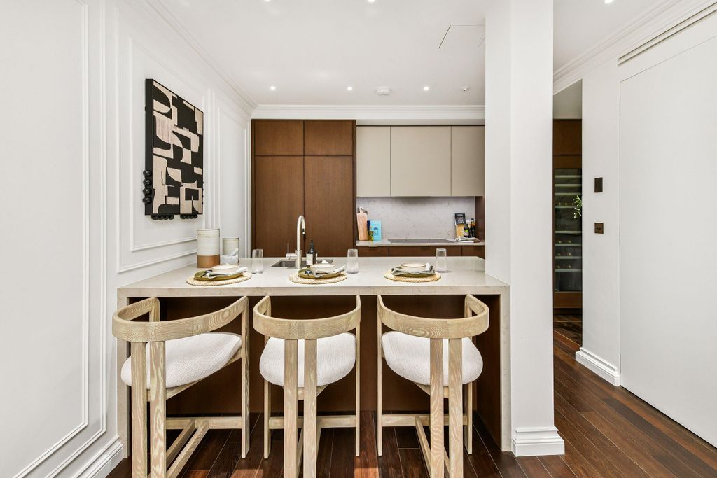 Property photo 3 of 16 Image