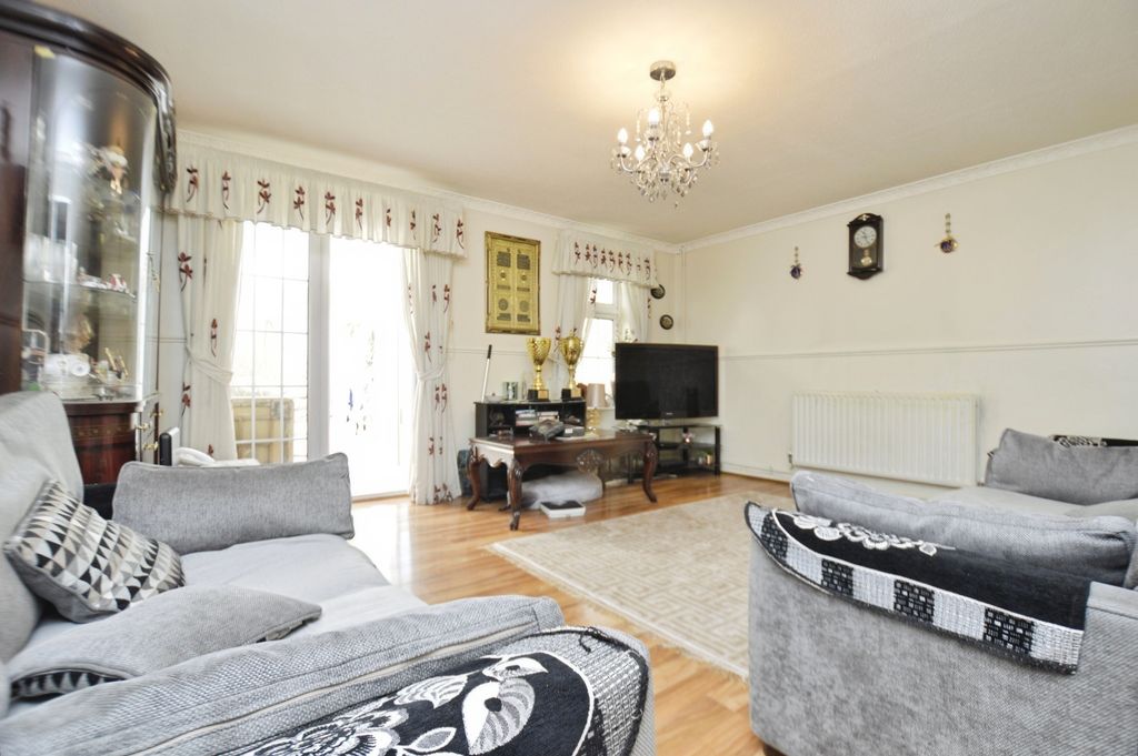 Property photo 2 of 24 Pbox-Img.Jpg