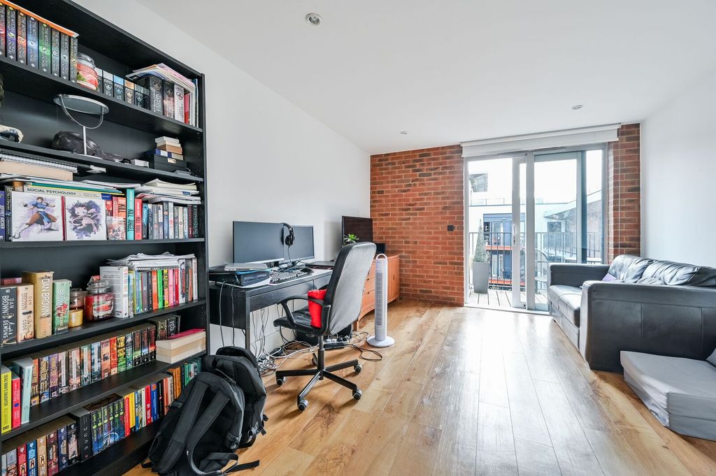 Property photo 1 of 8