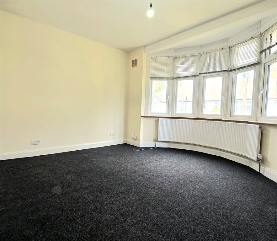 Property photo 3 of 6 Picture No. 36