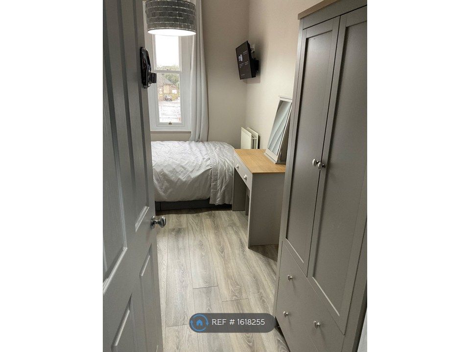 Property photo 1 of 28