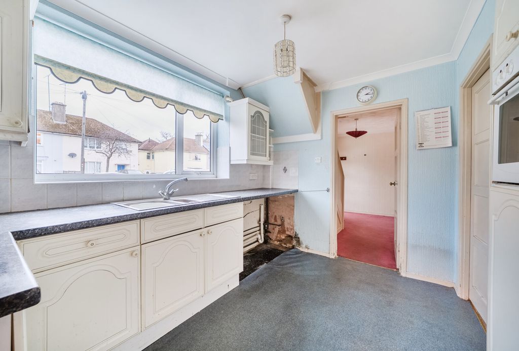 Property photo 3 of 11 1395202-15-695d4A...