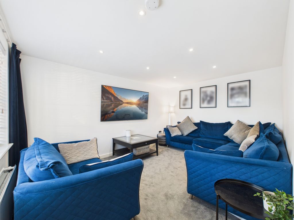 Property photo 3 of 24