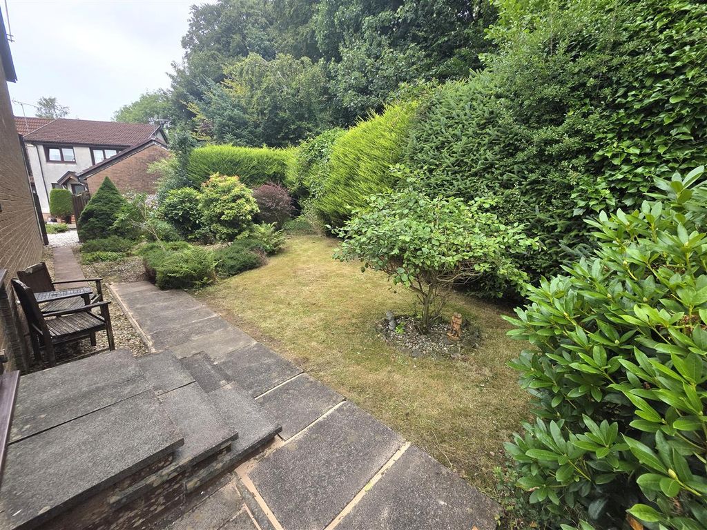 Property photo 2 of 5