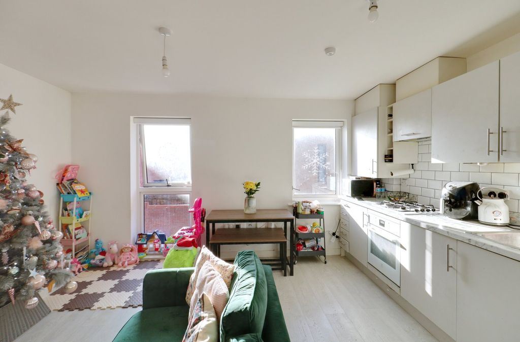 Property photo 3 of 15