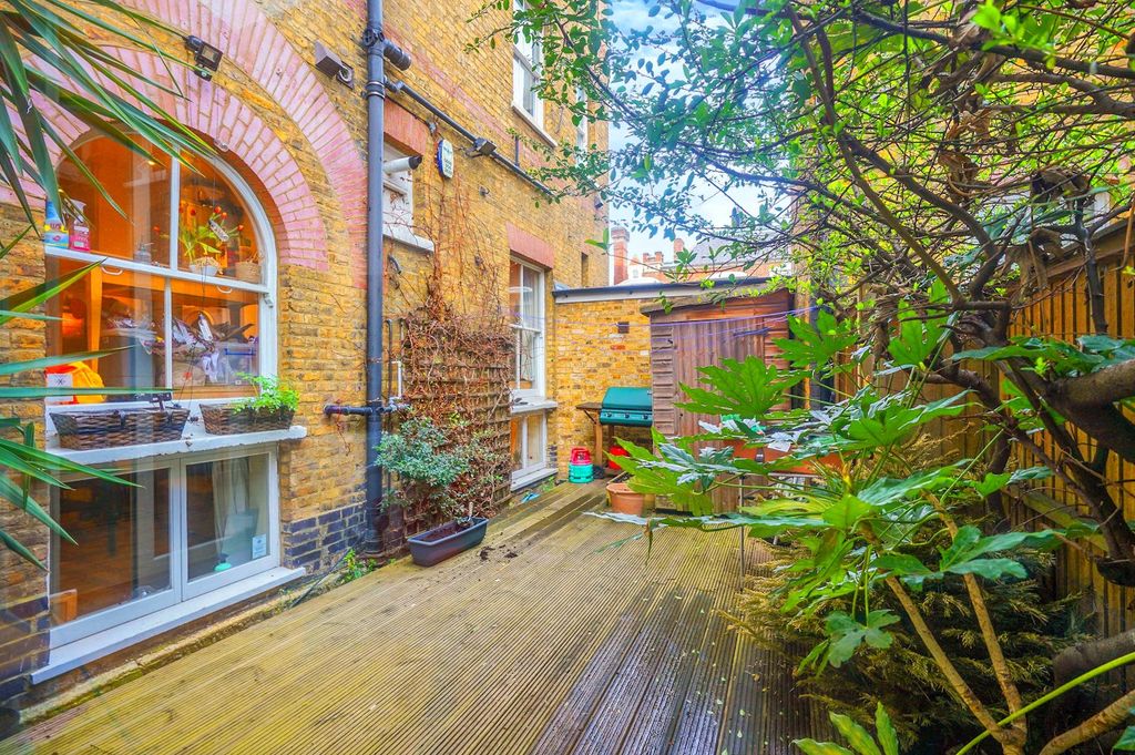 Property photo 3 of 13