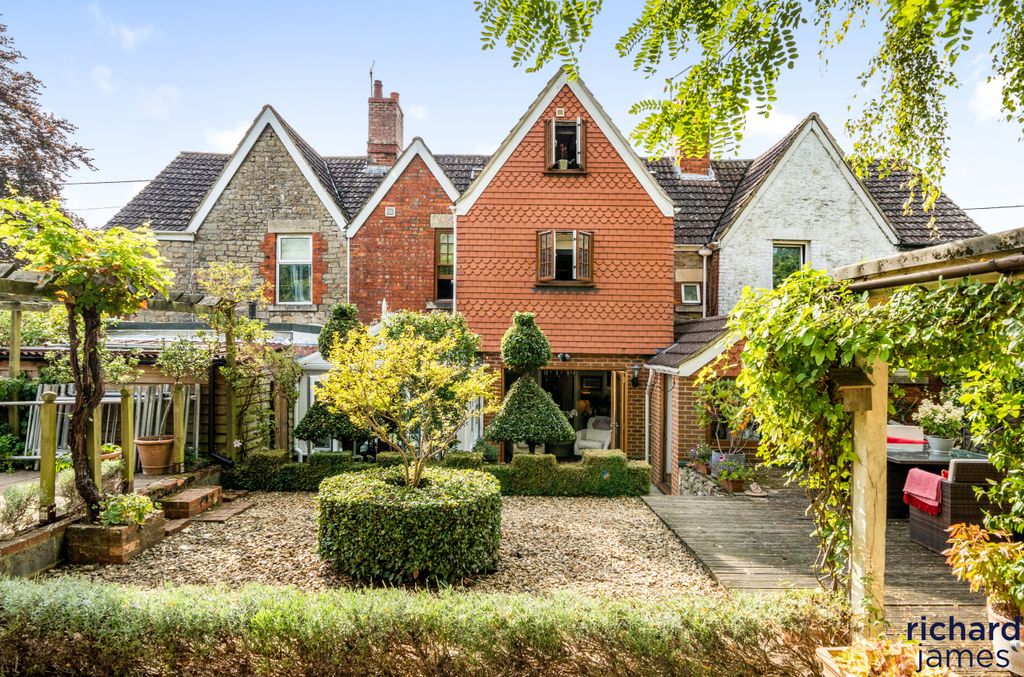 Property photo 3 of 24 32678F93-F3Fa-403...