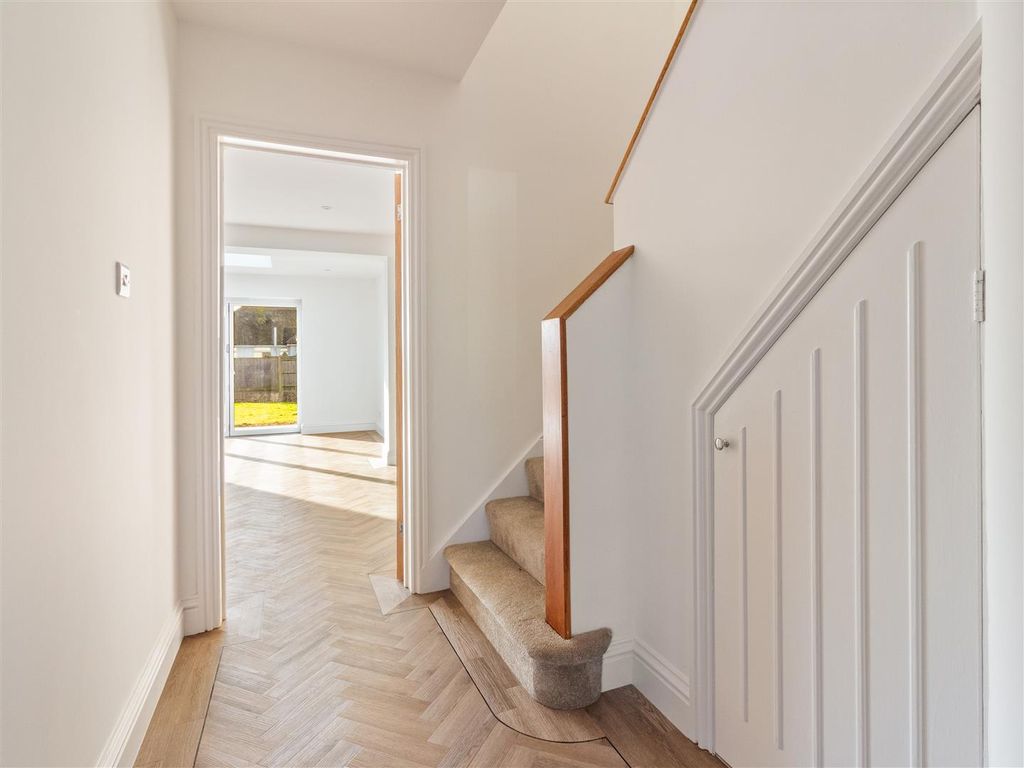 Property photo 2 of 19 29 Palatine Road-002.Jpg