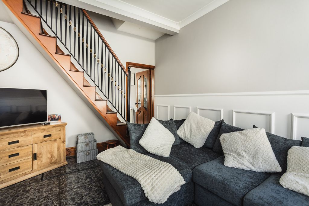 Property photo 3 of 23