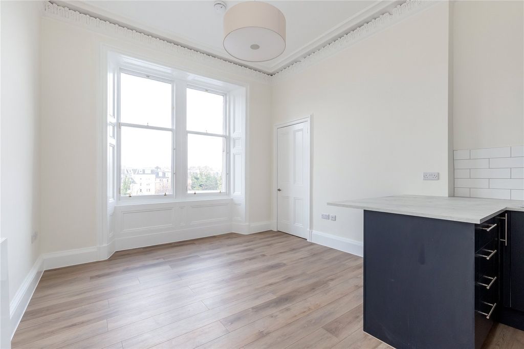 Property photo 3 of 11 Picture No. 23