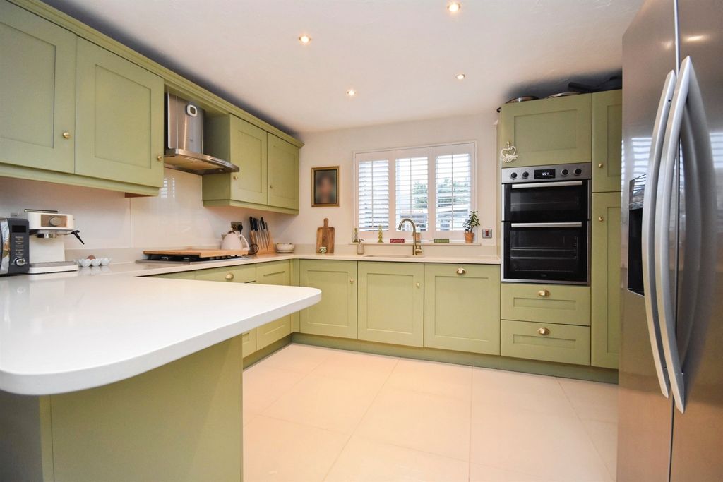 Property photo 2 of 23