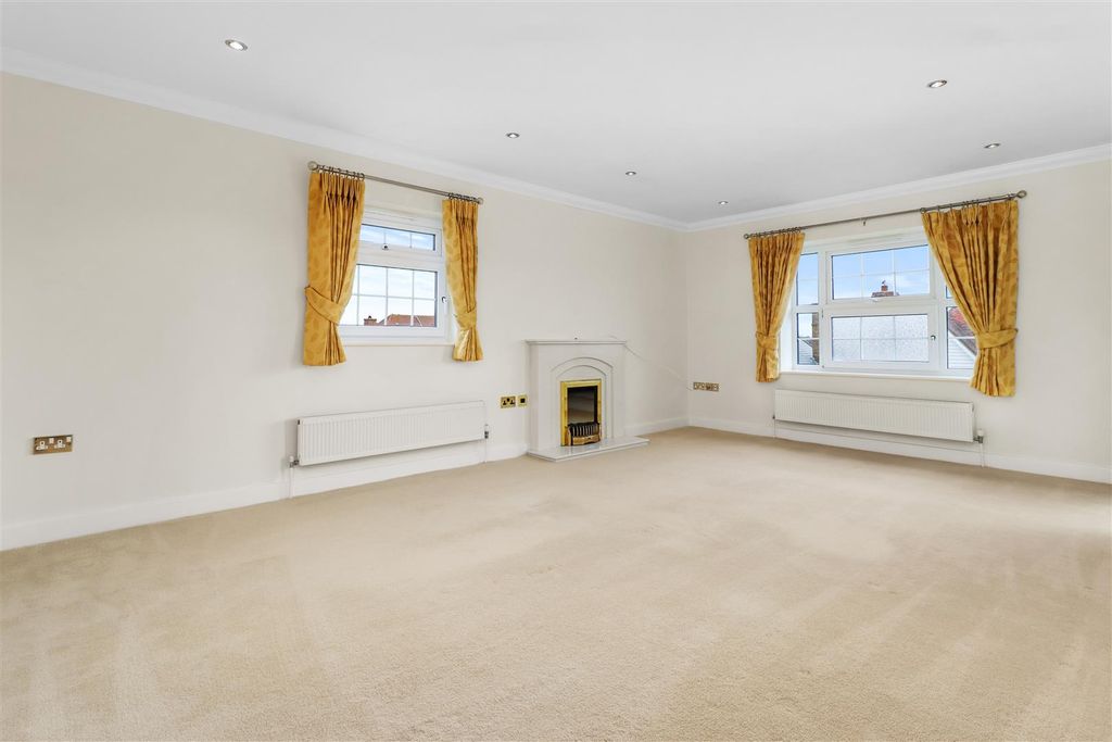 Property photo 3 of 28 Open Plan Living Area