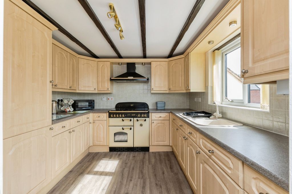 Property photo 2 of 15 Pbox-Img.Jpg
