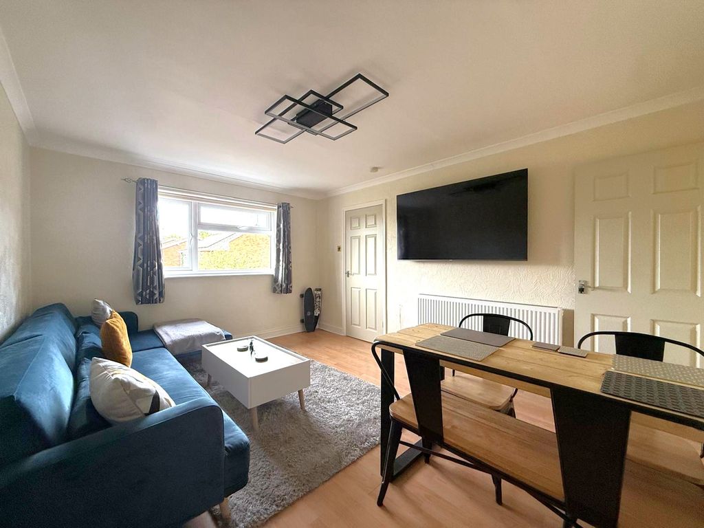 Property photo 2 of 12 Photo 7