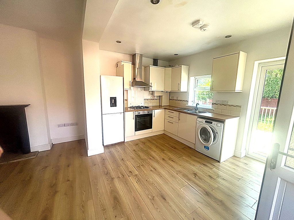 Property photo 2 of 9 Kitchen