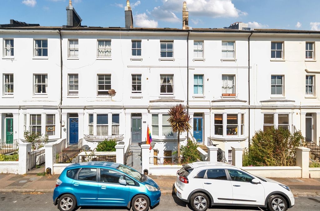 Property photo 1 of 13 2-6A79A28B43890-1...