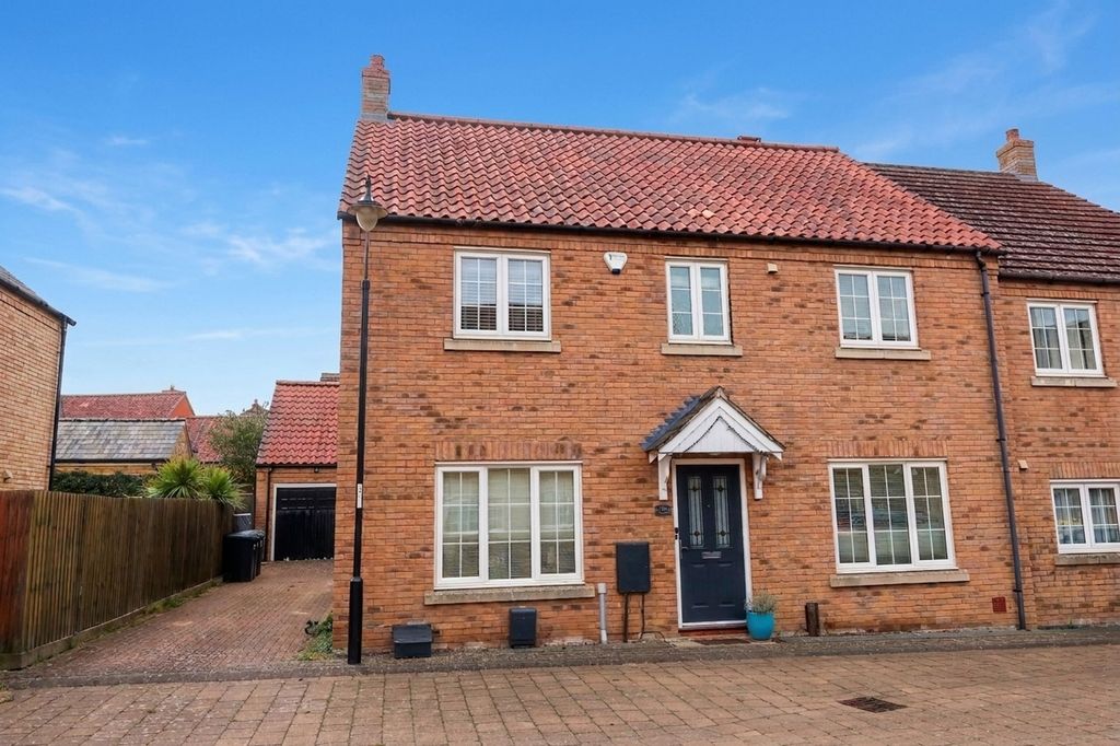 Property photo 1 of 18
