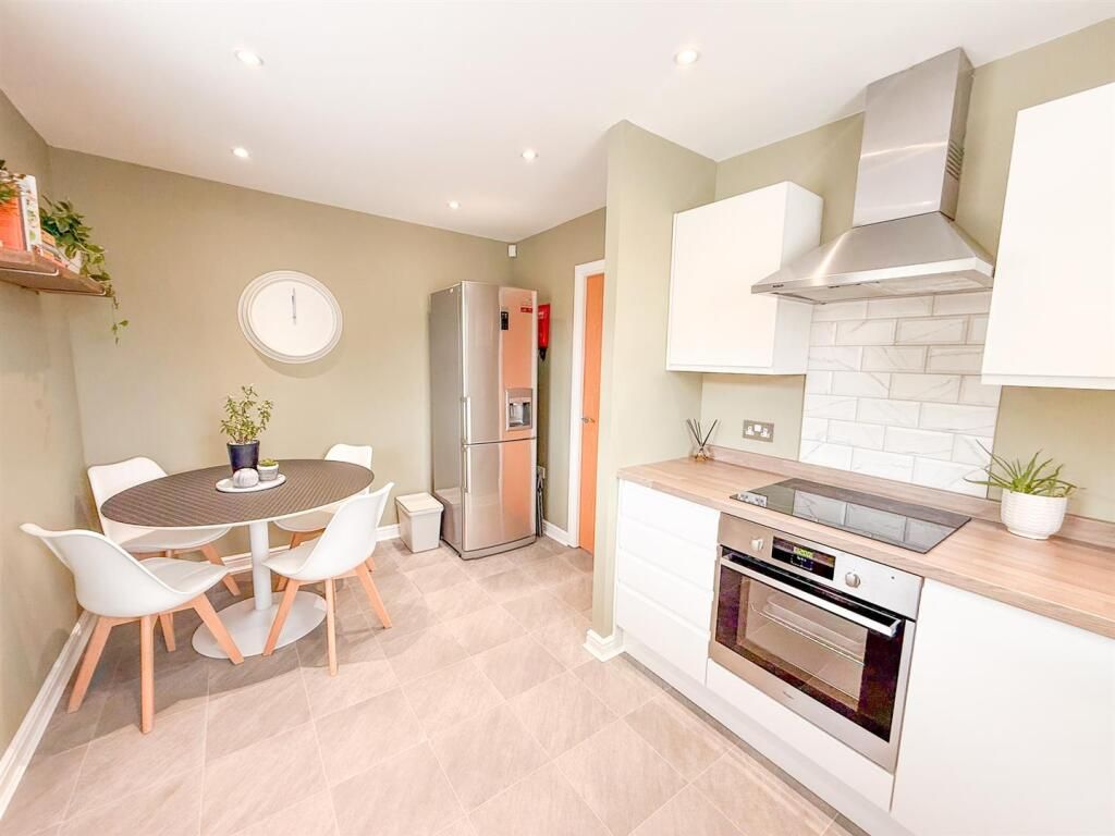 Property photo 3 of 6 Gallery