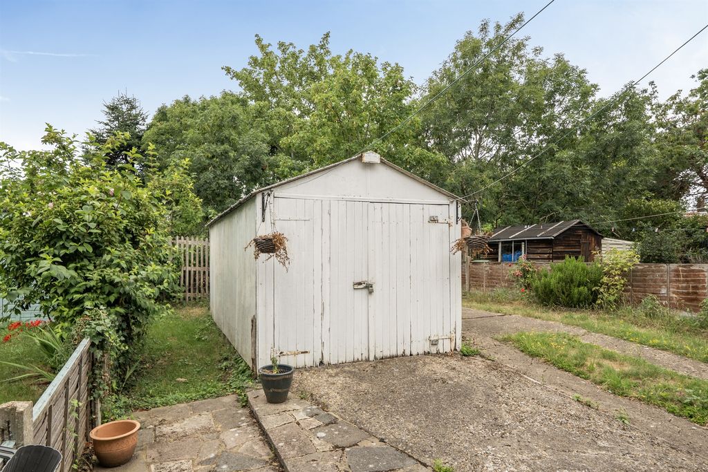 Property photo 2 of 12
