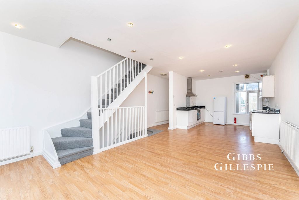Property photo 1 of 10 Photo