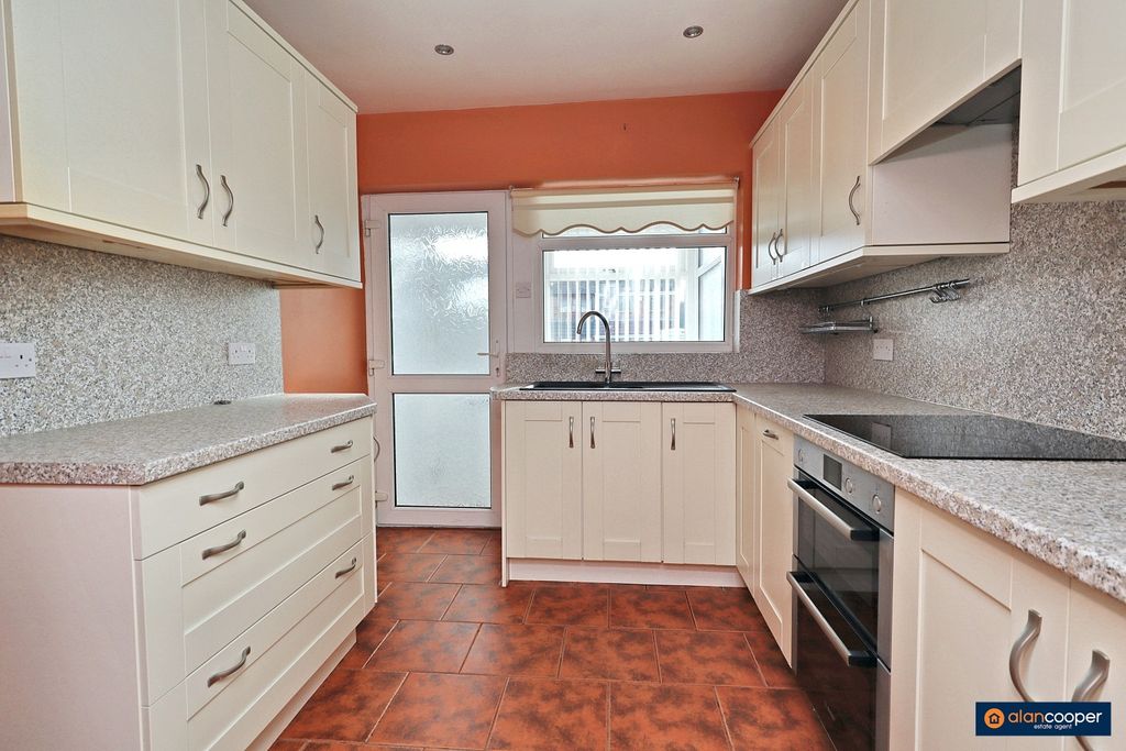 Property photo 3 of 17 3862847