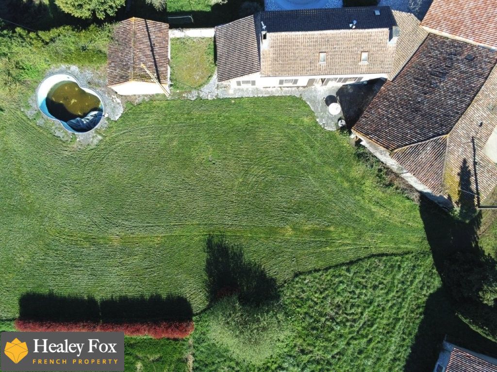 Property photo 2 of 28