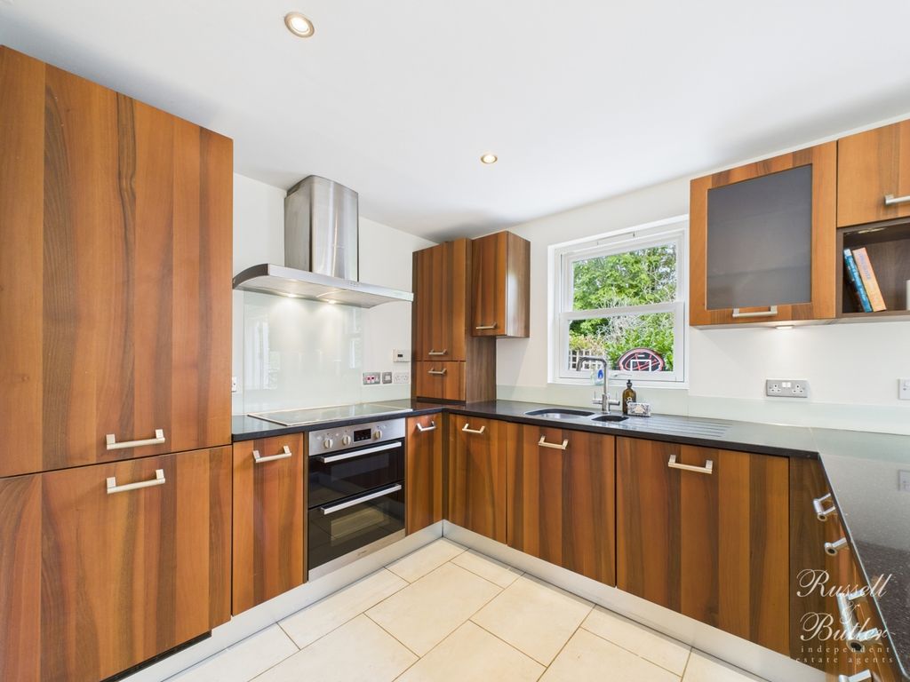 Property photo 2 of 20 Cam01995G0-Pr0372-Still022