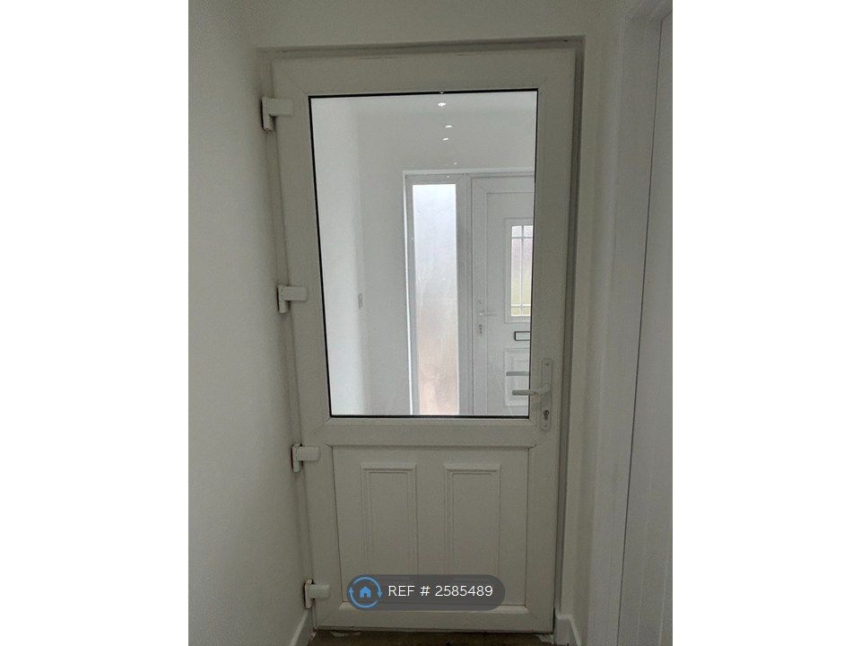 Property photo 3 of 17 Internal Door