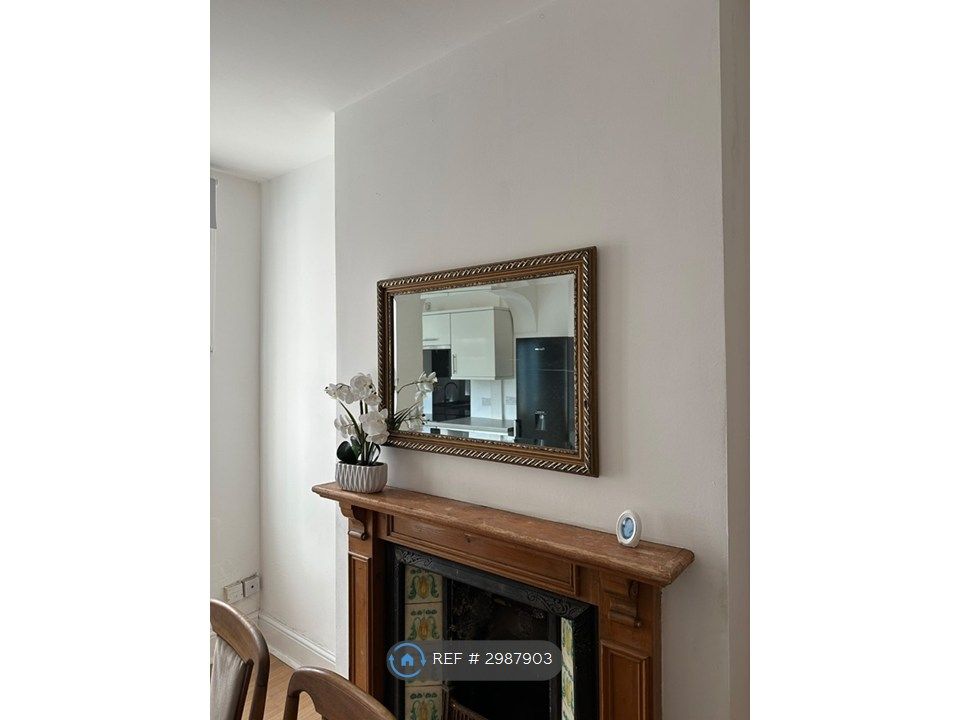 Property photo 2 of 28