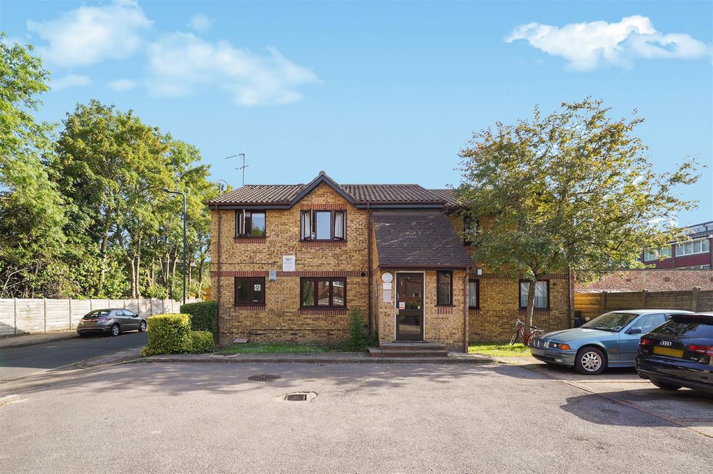Property photo 1 of 15 3 Brewery Close - 1S6Bjucyg3Yxt10Muqgk.Jpg