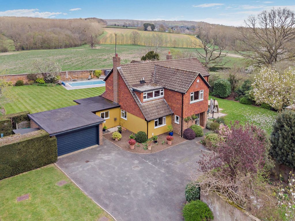 Property photo 2 of 21 Front