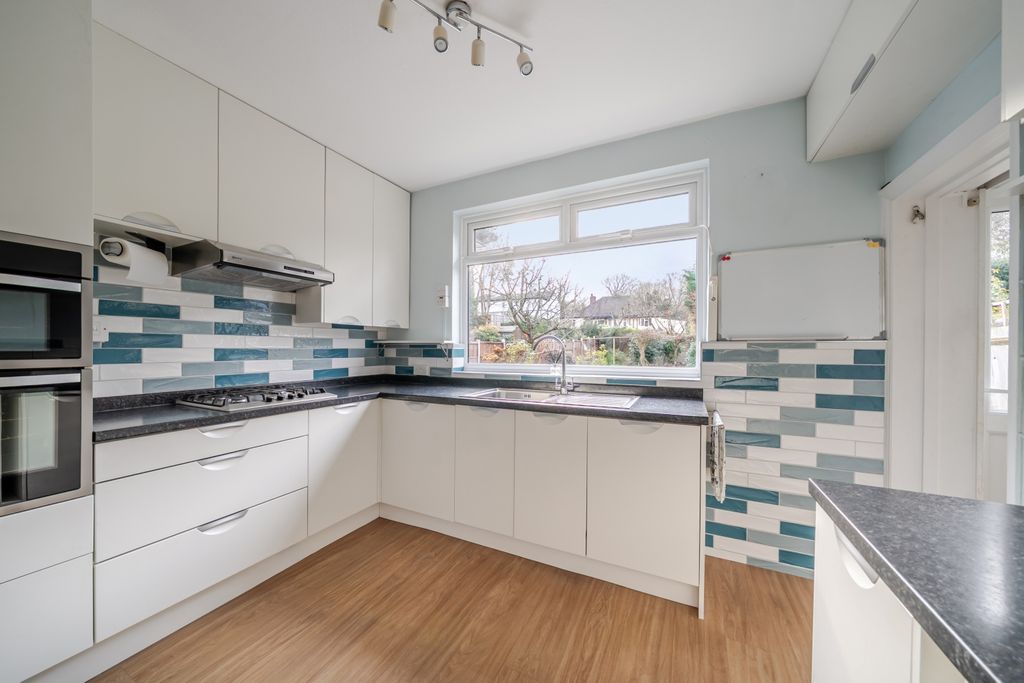 Property photo 2 of 19 1388283-7-693Fe8Dd3532c